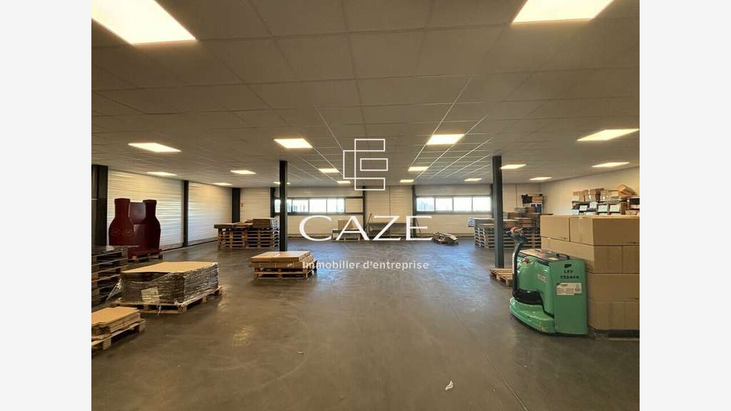 A louer bâtiment indépendant 1643m² prox Libourne