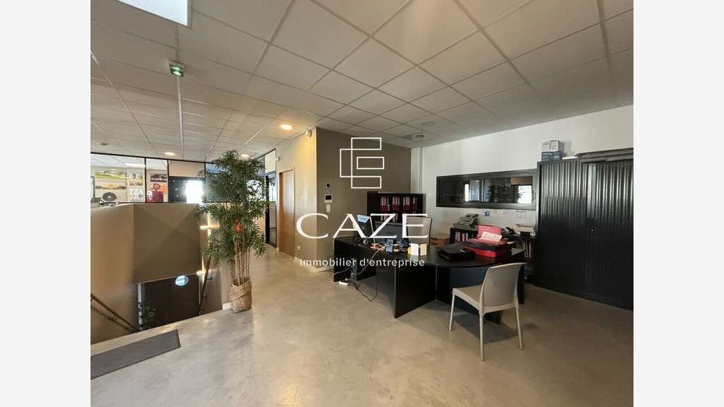 A louer bâtiment indépendant 1643m² prox Libourne