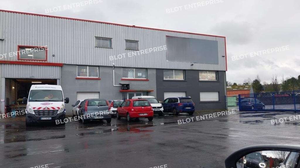 Loue local d'activités 325m² à Saint-Malo ZI Sud