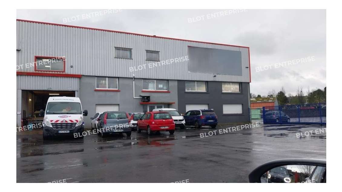 Loue local d'activités 325m² à Saint-Malo ZI Sud