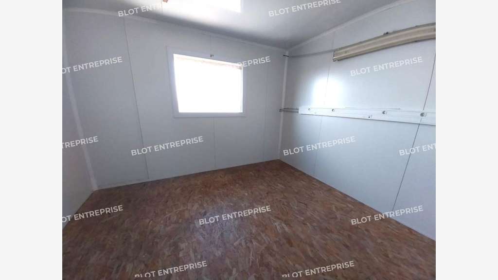 Loue local d'activités 325m² à Saint-Malo ZI Sud
