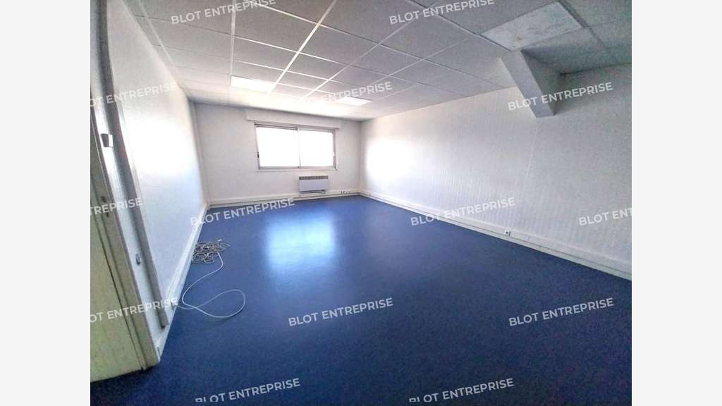 Loue local d'activités 325m² à Saint-Malo ZI Sud