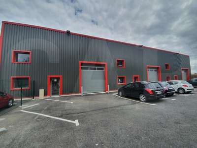 A louer local d'activités neuf 285m² à St Malo