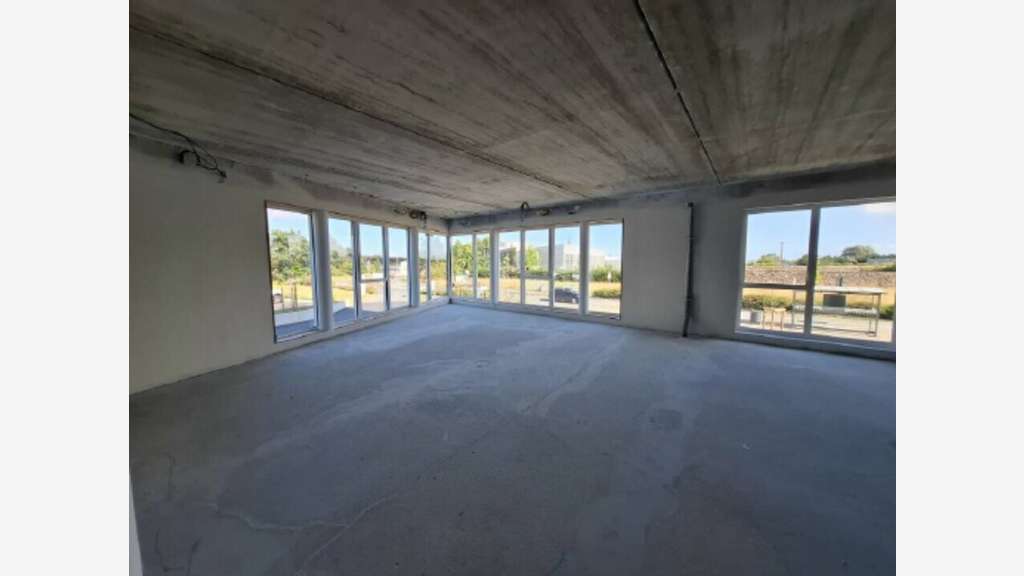 Local professionnel de 144m² à louer à Saint Malo