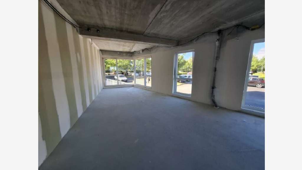 Local professionnel de 144m² à louer à Saint Malo