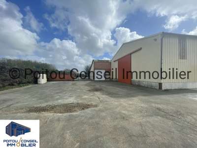 Entrepôt 800m² à louer à Saint-Martin-de-Fraigneau