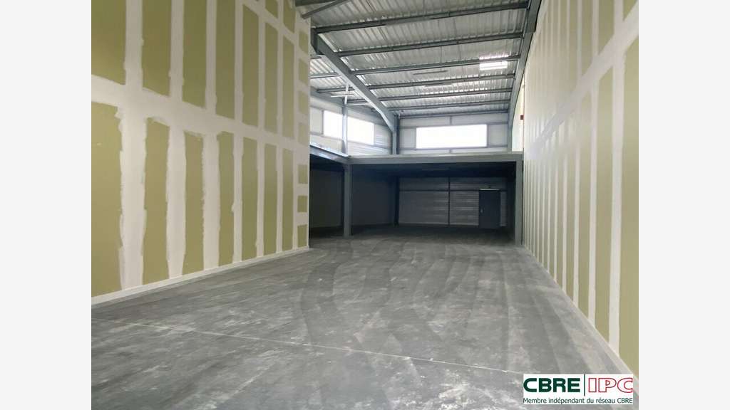 Location local 296m² à Saint Martin de Seignanx