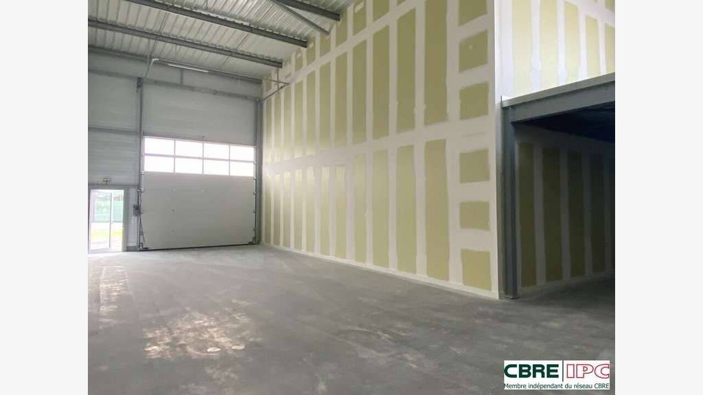 Location local 296m² à Saint Martin de Seignanx