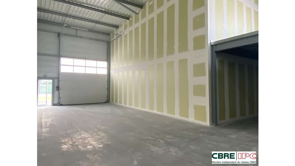 Location local 296m² à Saint Martin de Seignanx