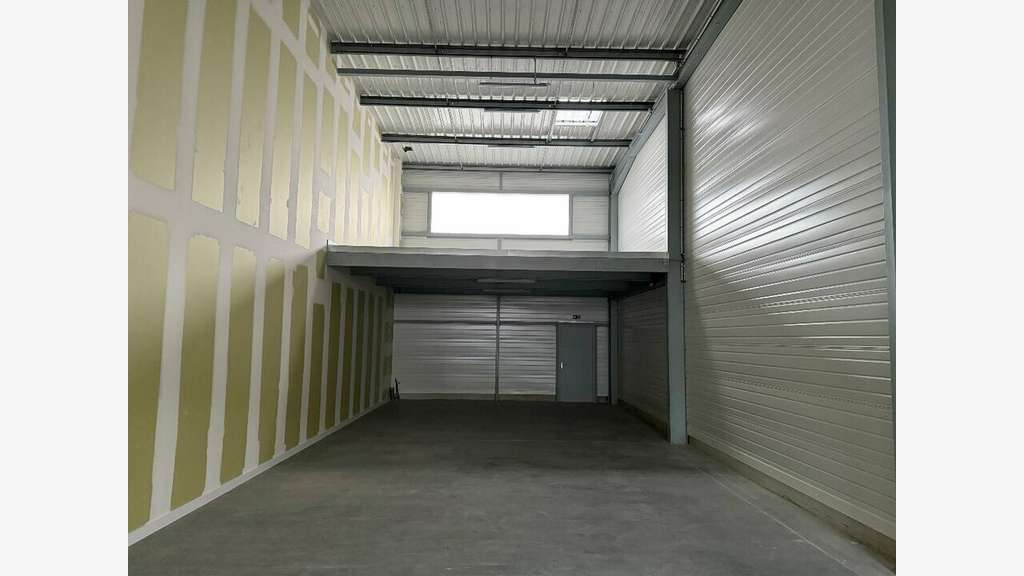 A louer cellule 143m² à Saint Martin de Seignanx