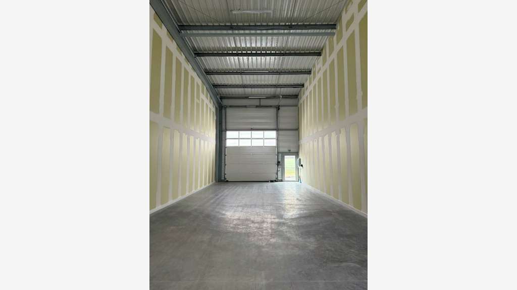A louer cellule 214m² à Saint Martin de Seignanx