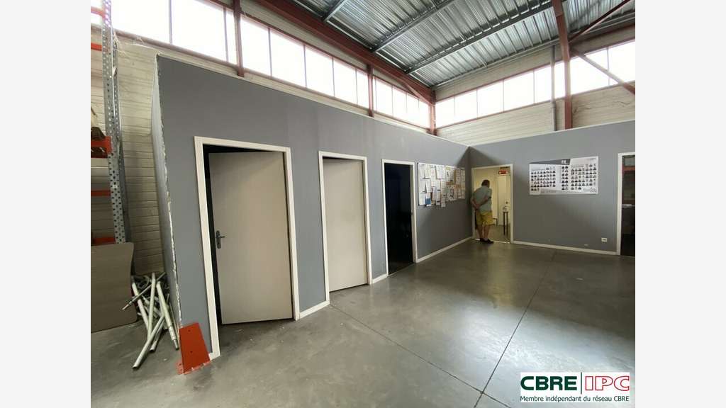 Location local 525m² à Saint-Martin-de-Seignanx
