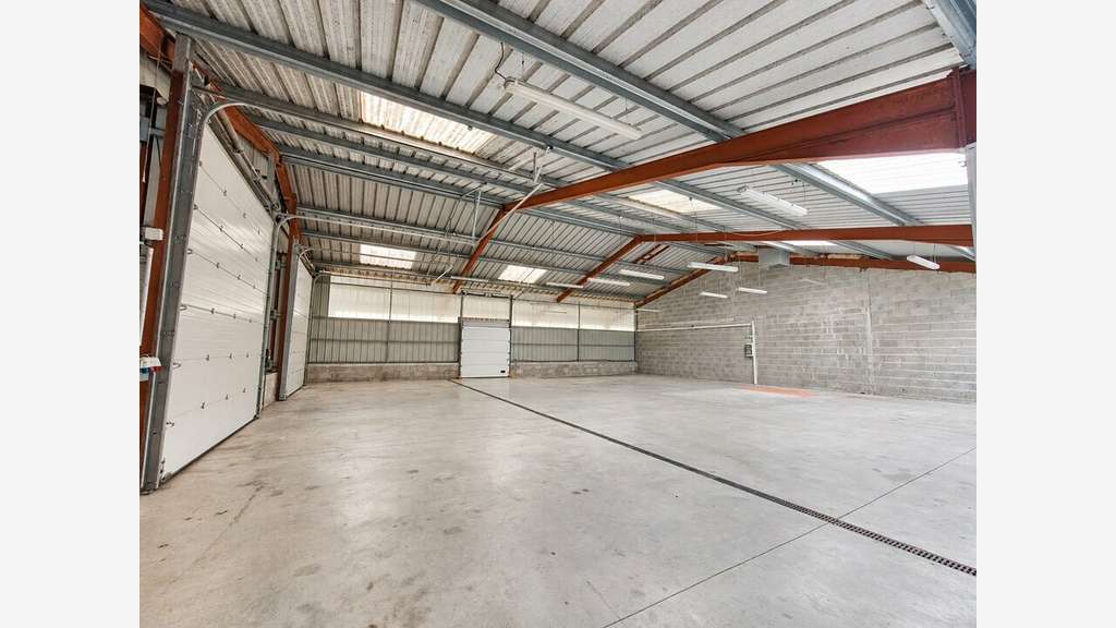 Loue local d'activité 355m² St-Martin-de-Seignanx