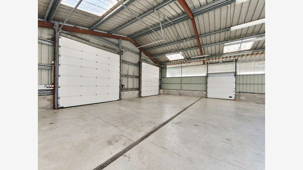 Loue local d'activité 355m² St-Martin-de-Seignanx