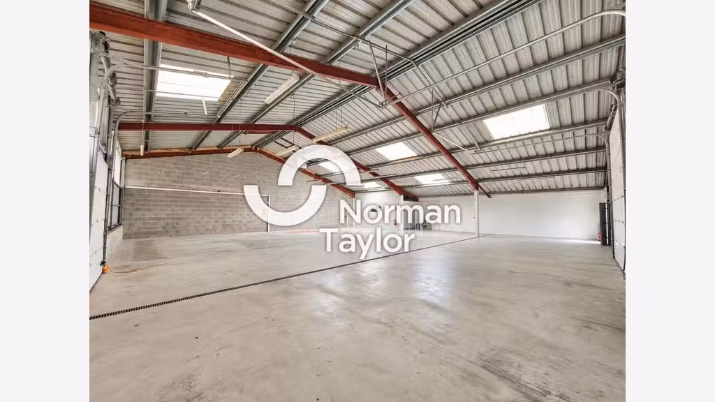 Loue local d'activité 355m² St-Martin-de-Seignanx