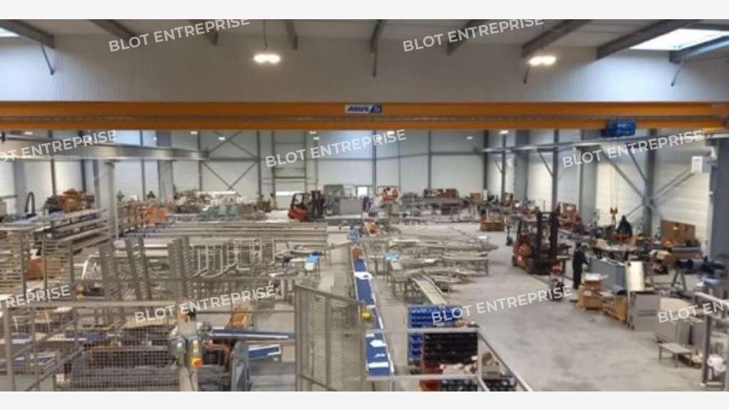 Loue locaux d'activitéS 300m² St-Martin-des-Champs