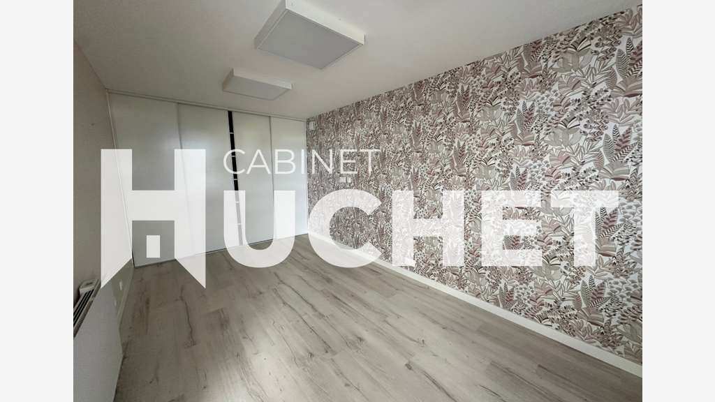 Loue local d'activité 144m² St-Martin-des-Entrées
