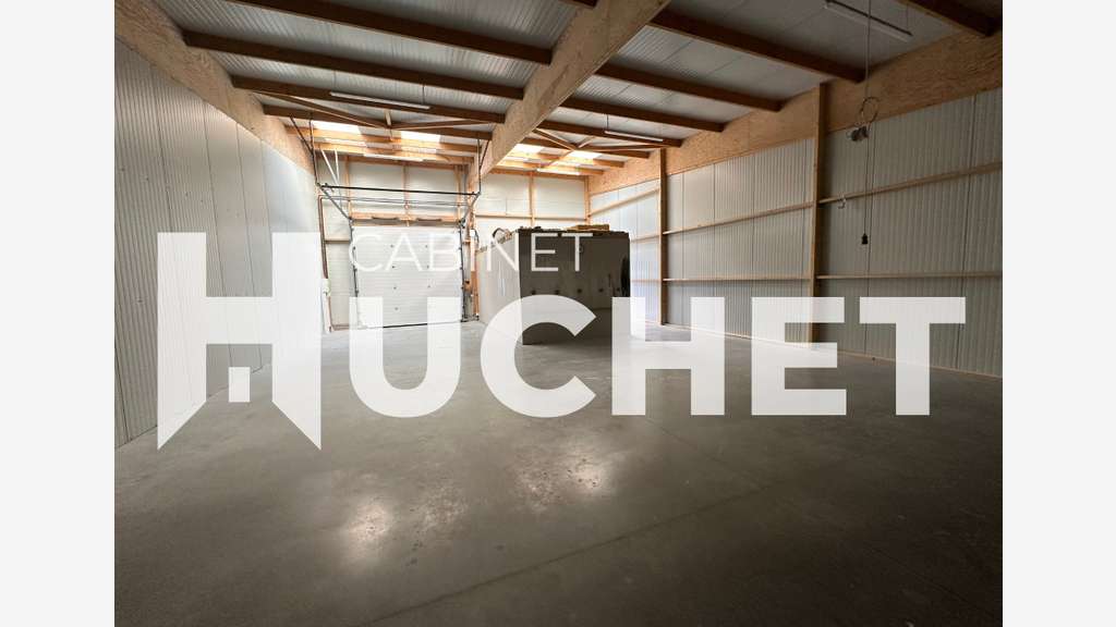 Loue local d'activité 144m² St-Martin-des-Entrées