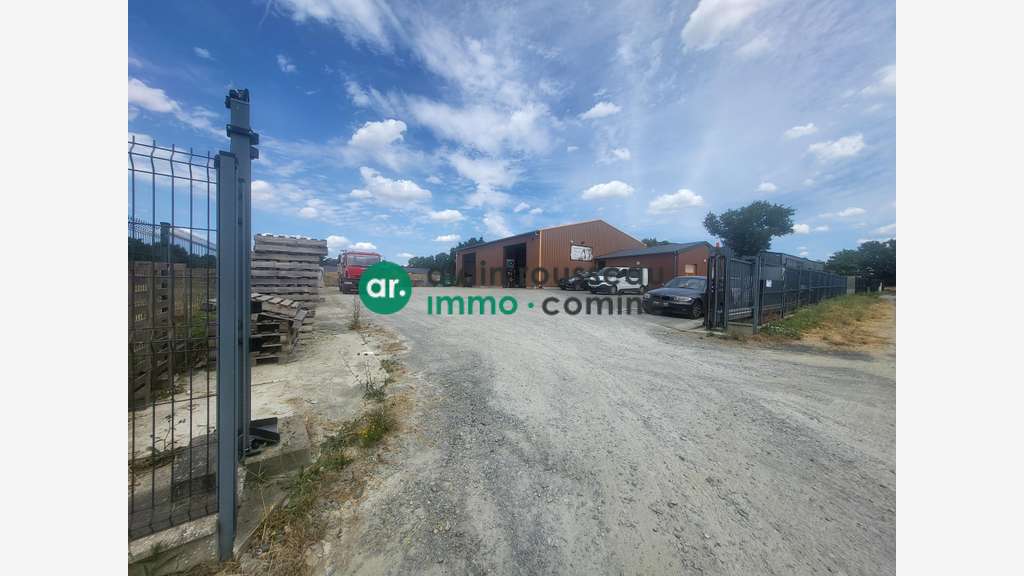 A louer local 340m² sur 2200m² à Angers Ouest