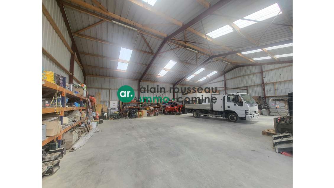 A LOUER LOCAL D ACTIVITE DE 340M² SUR PARCELLE D E