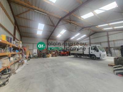 A louer local 340m² sur 2200m² à Angers Ouest