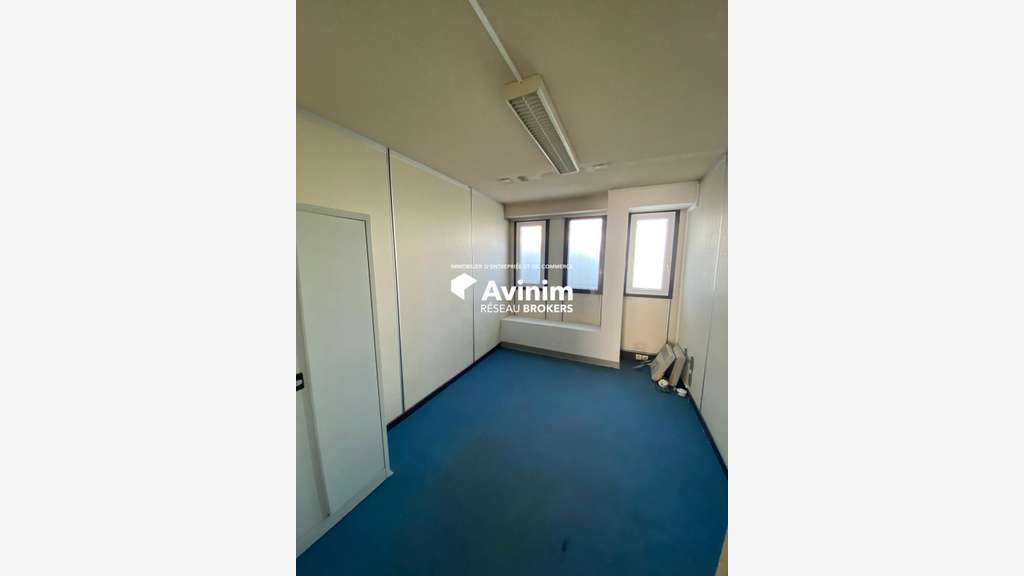 A louer locaux 222m² à Saint-Martin-d'Hères