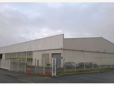 À louer local de 2 150m² à Saint-Martin-sur-le-Pré