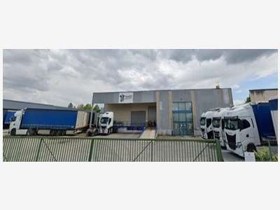 Loue local industriel 1 600m² St-Martin-sur-le-Pré