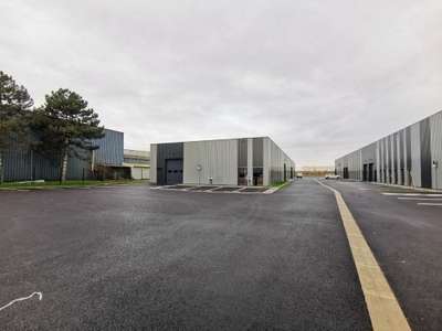 À louer – Local d'activités à partir de 200 m² à S