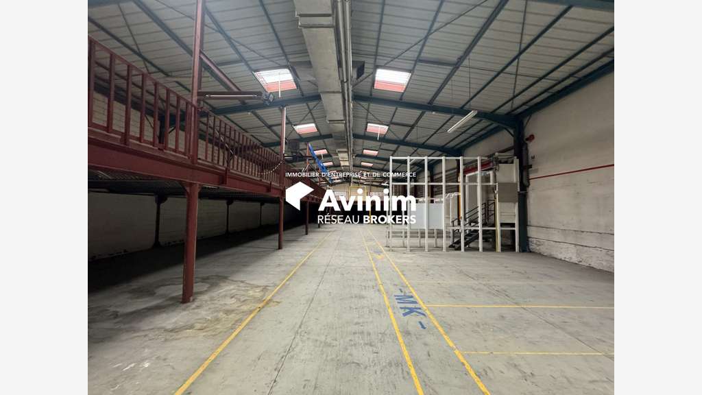 A louer entrepôt stockage 750m² St-Maur-des-Fossés
