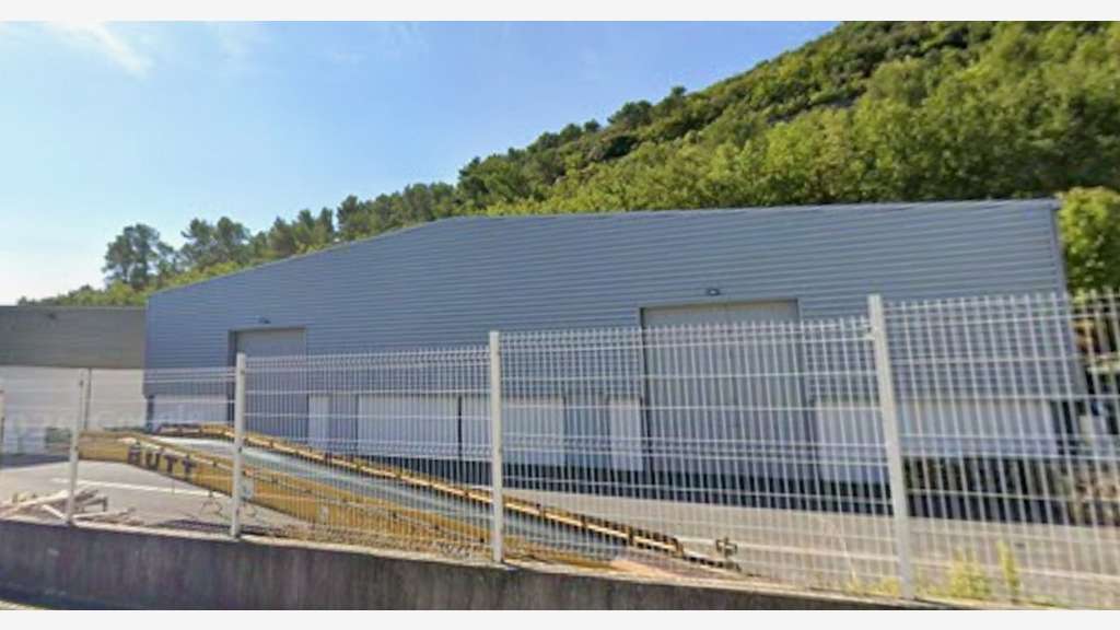 A louer entrepôt récent 670m² ZA Saint-Maximin