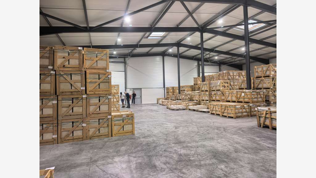 A louer entrepôt récent 670m² ZA Saint-Maximin