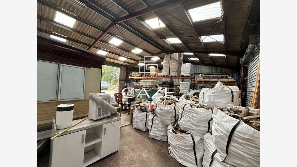 ENTREPOT A VENDRE - A89