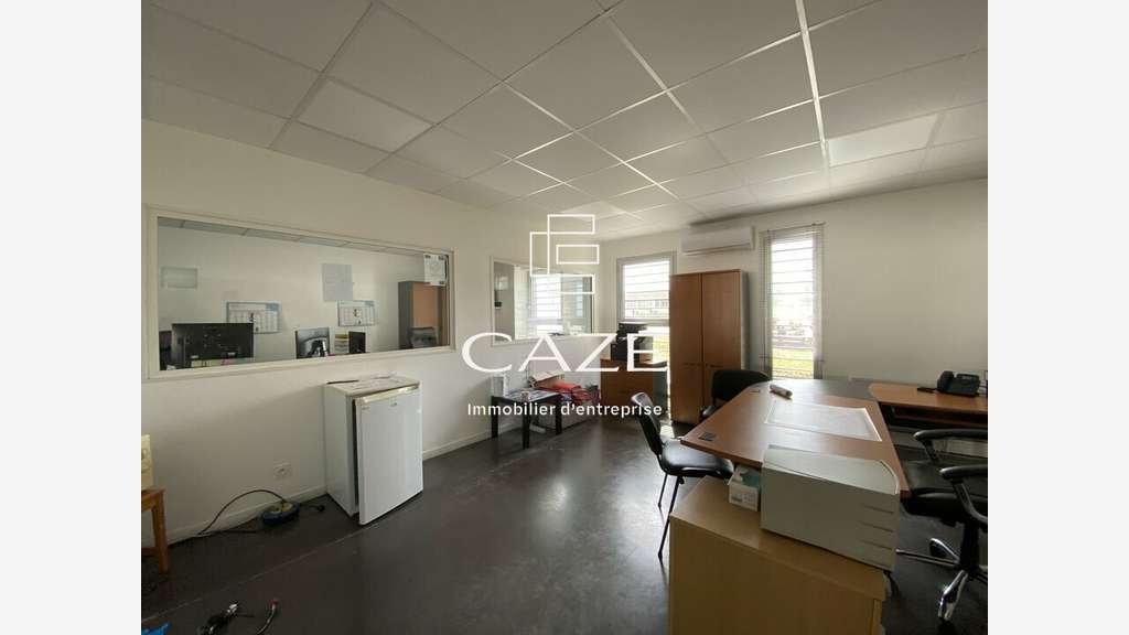 Loue 441m² + stockage extérieur 2 000m² Gironde