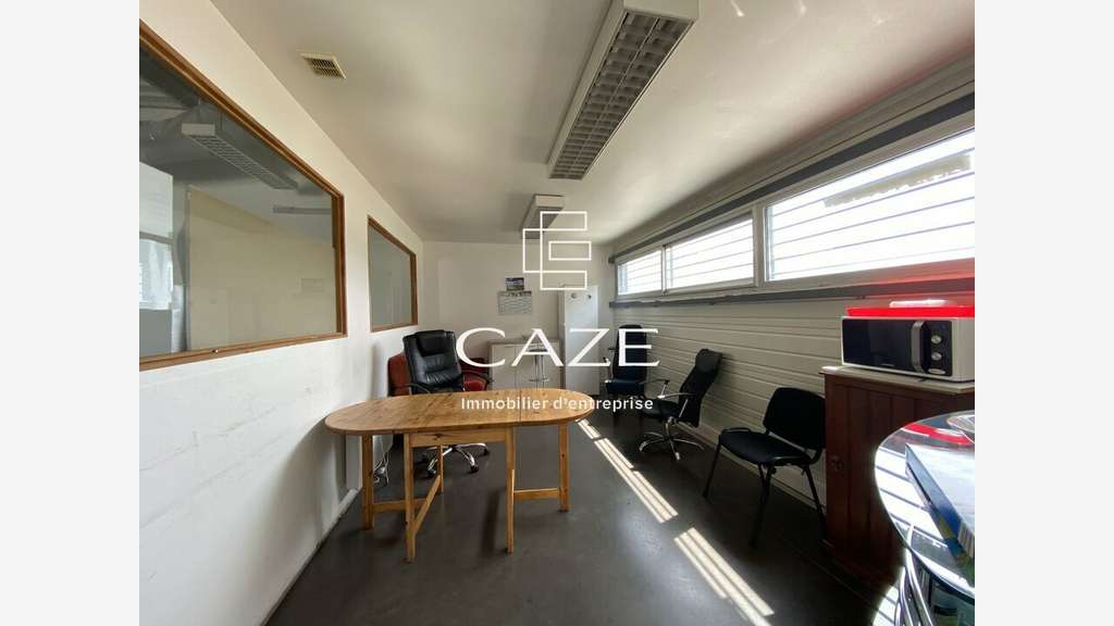 Loue 441m² + stockage extérieur 2 000m² Gironde