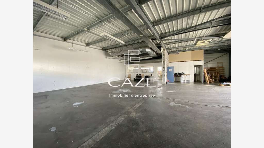 Loue 441m² + stockage extérieur 2 000m² Gironde