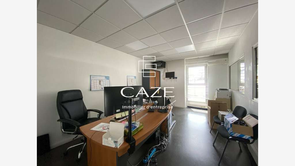 Loue 441m² + stockage extérieur 2 000m² Gironde