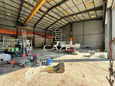 A louer bâtiment avec un grand foncier proche A62
