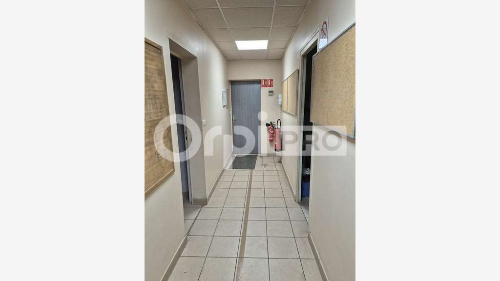 A louer entrepôt 460m² à Saint-Memmie