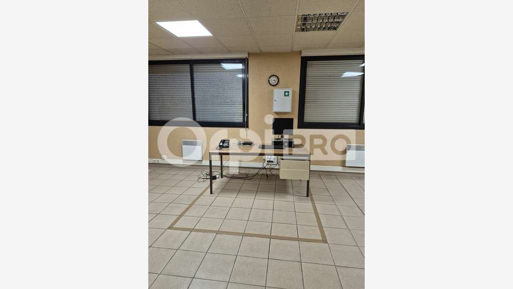 A louer entrepôt 460m² à Saint-Memmie