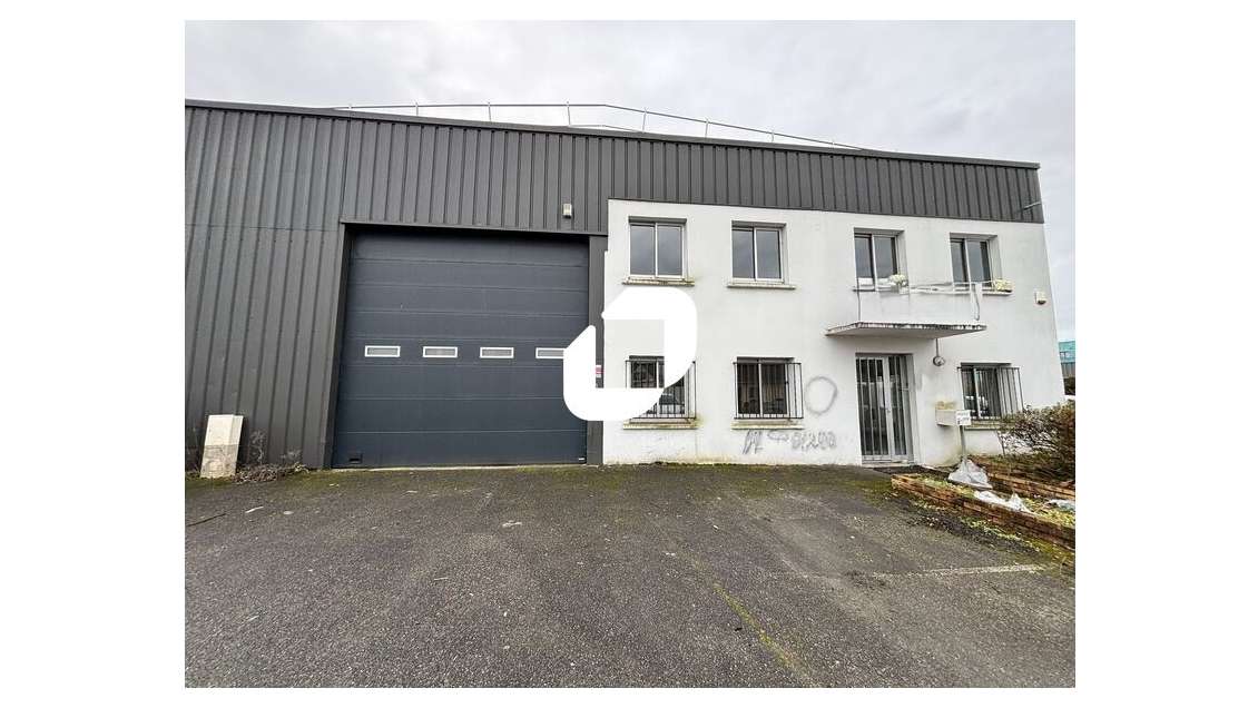  vous propose à la location un local d'act