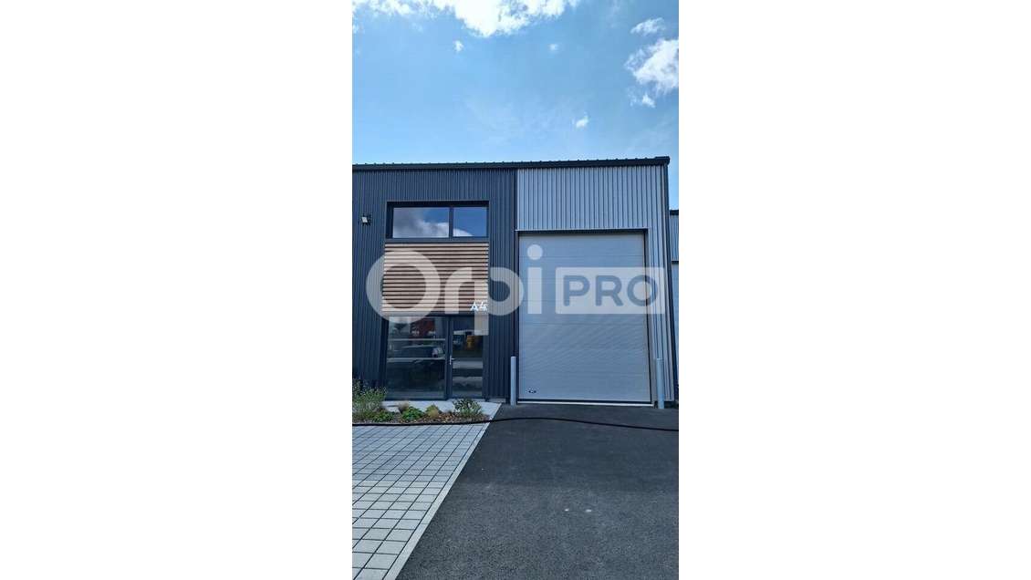 A louer local artisanal neuf 198m² à Saint-Molf