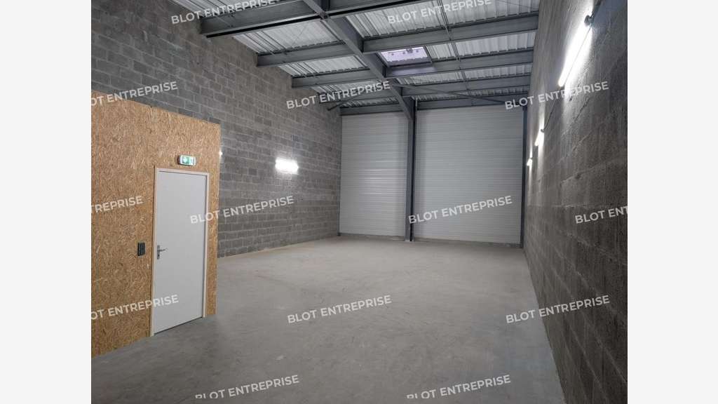 A louer locaux d'activités 145m² à Saint-Nazaire
