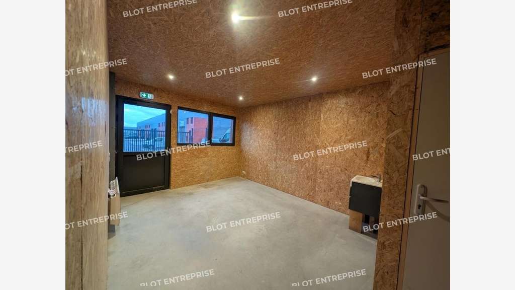 A louer locaux d'activités 145m² à Saint-Nazaire