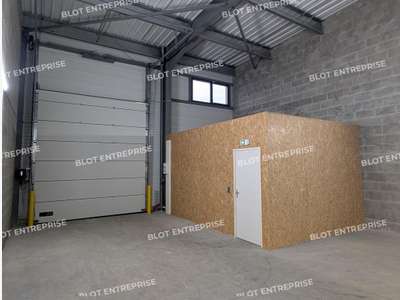 A louer locaux d'activités 145m² à Saint-Nazaire