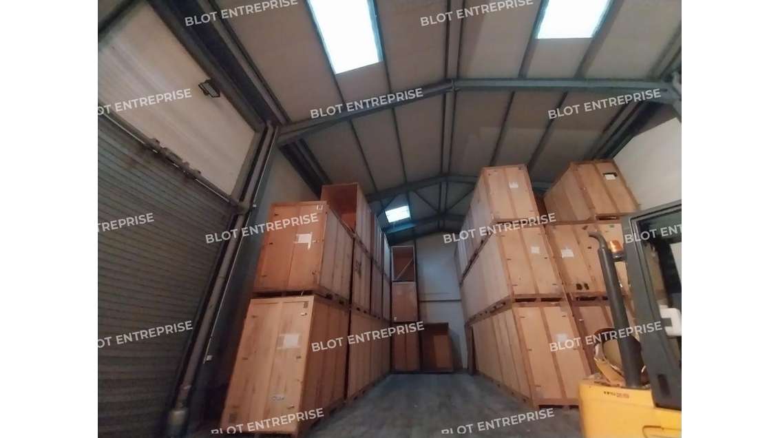 A louer locaux 625m² Saint-Nazaire Zone de Brais