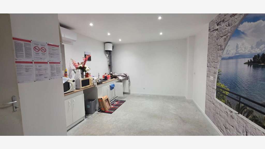 A louer entrepôt 195m² à Saint Nazaire ZA de Brais