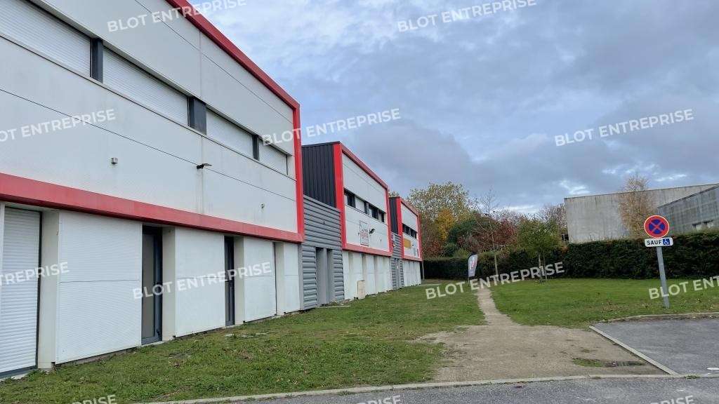 A louer locaux d'activités de 149m² Saint Nazaire