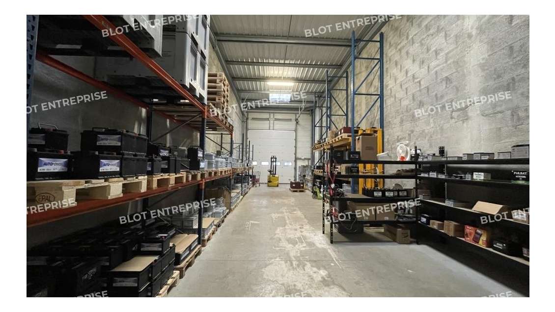 A louer locaux d'activités de 149m² Saint Nazaire