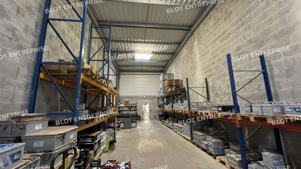 A louer locaux d'activités de 149m² Saint Nazaire